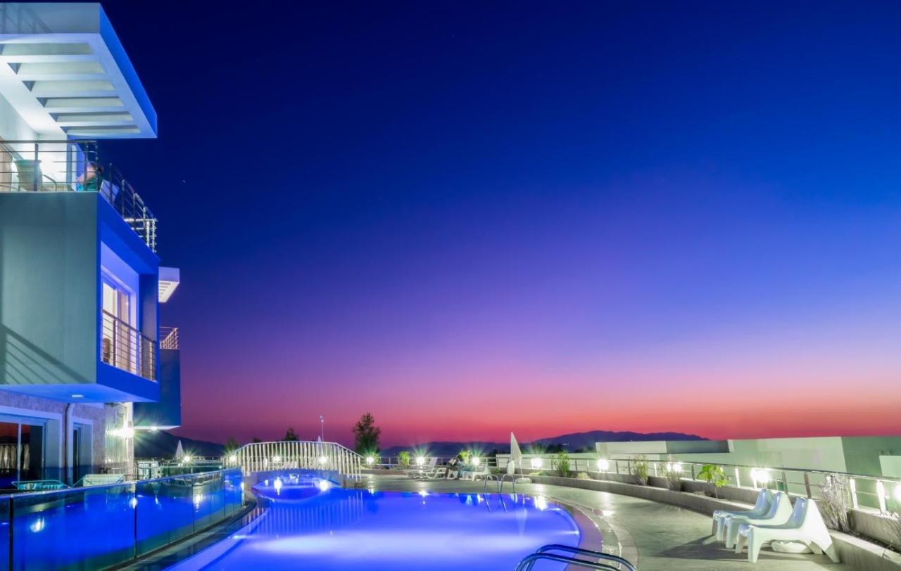Lavender Residence คูซาดาซี ภายนอก รูปภาพ