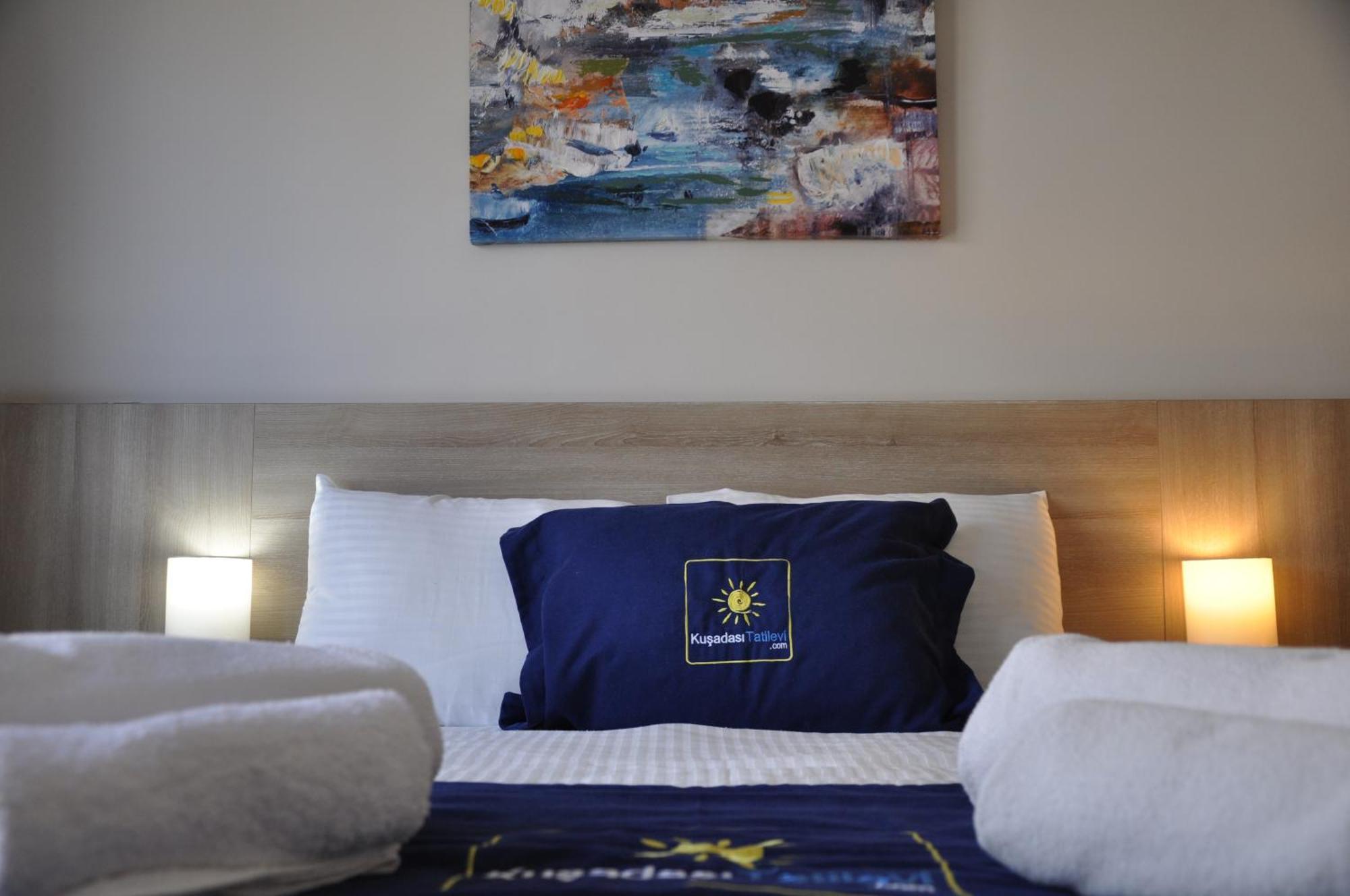 Lavender Residence คูซาดาซี ภายนอก รูปภาพ